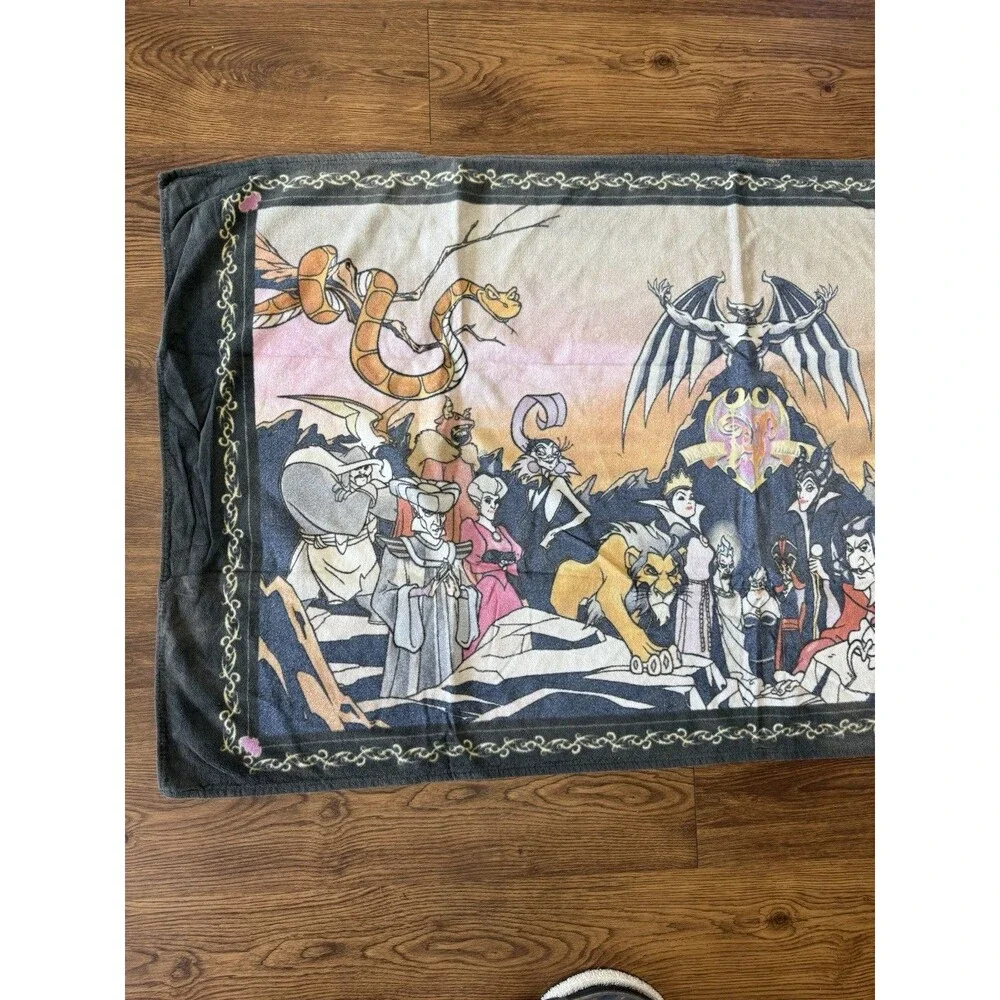 Vintage Disney Villains Beach Pool Towel 60x32 Cruella HOOK Ursula SCAR Ka